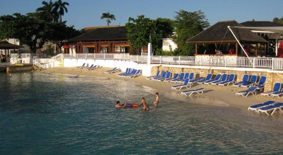 Royal Decameron Beach Resort Golf & Casino