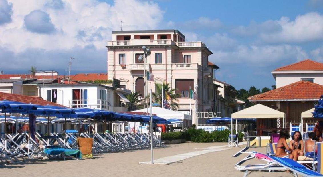 Villa Tina (Viareggio)