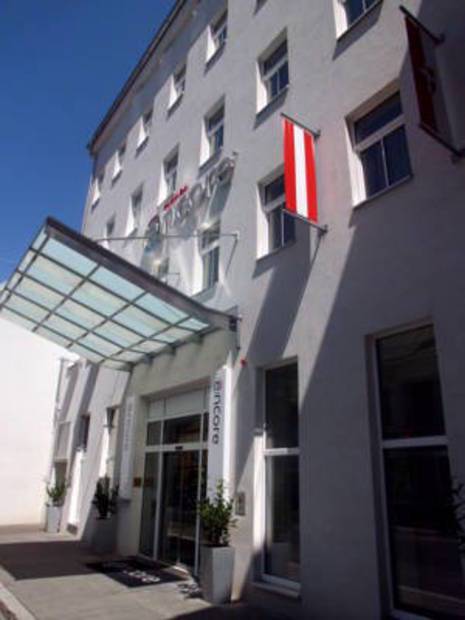 Ramada Vienna South