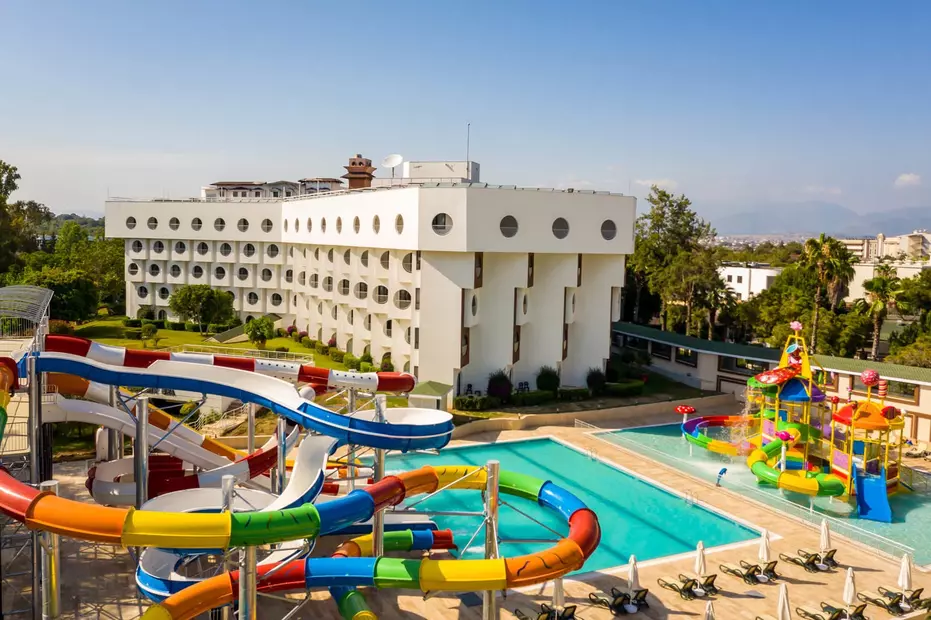 Maritim Hotel Saray Regency