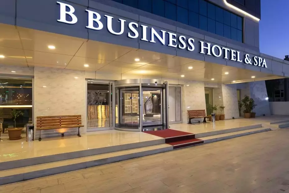 B Business Hotel & Spa