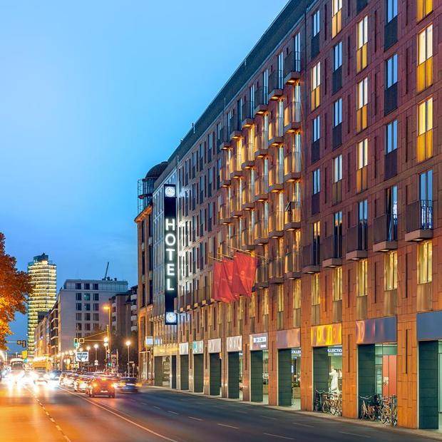 Winters Hotel Berlin Mitte — The Wall at Checkpoint Charlie