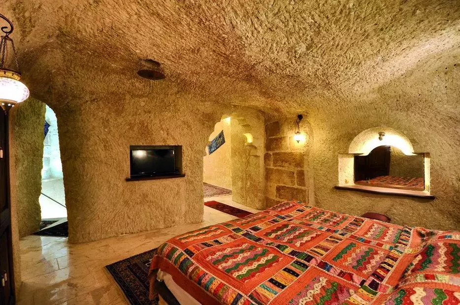 MDC CAVE HOTEL