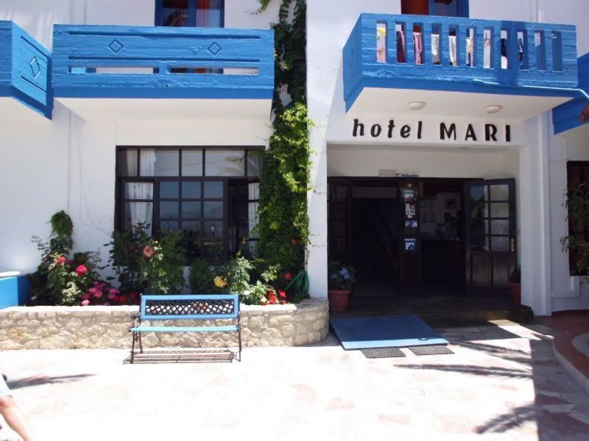 Maria`s Beach Hotel & Apartments