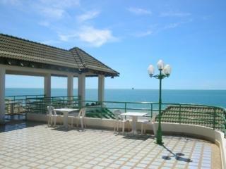 Khanom Golden Beach Hotel