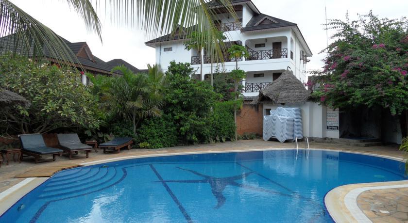 Langi Langi Beach Bungalows