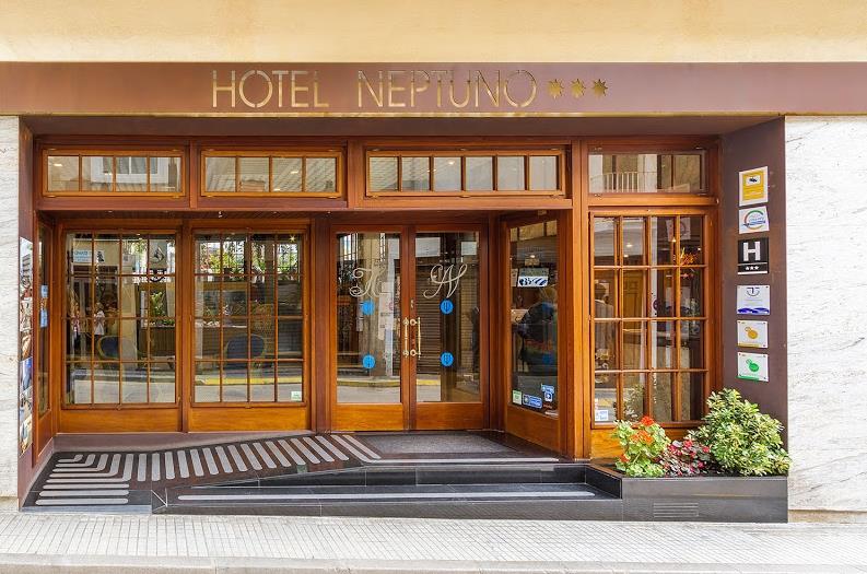 Neptuno Hotel & Apartments