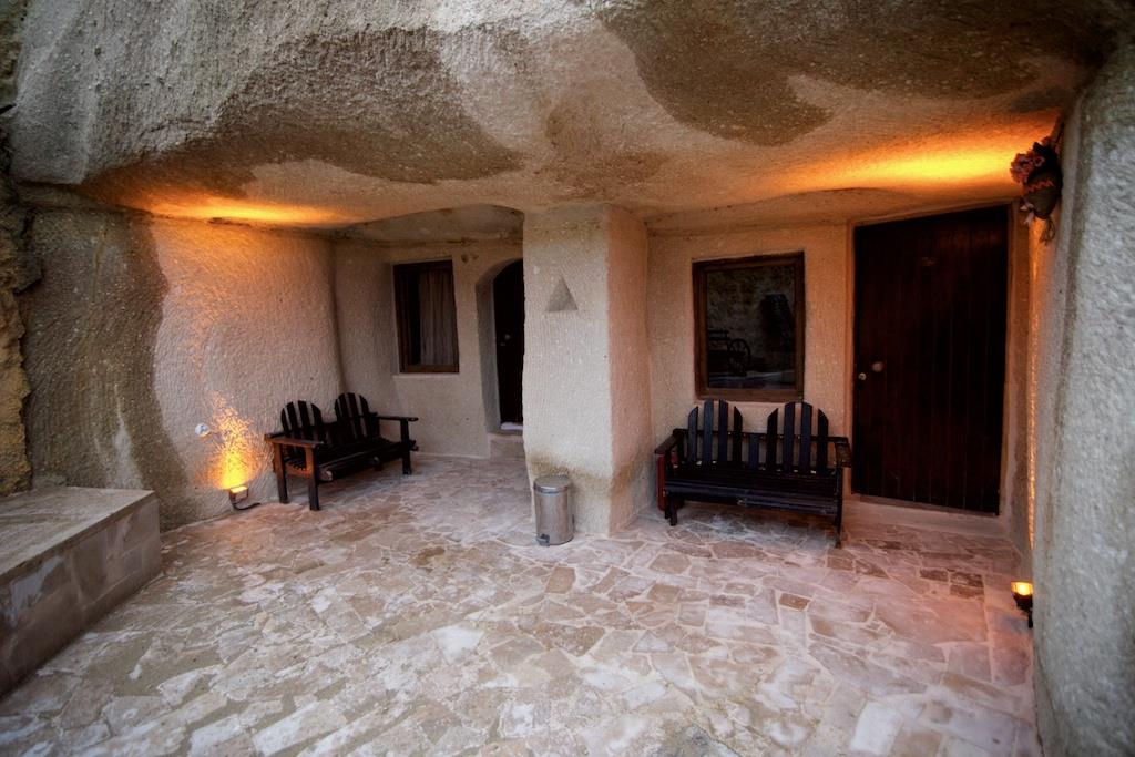 Nomad Cave Hotel