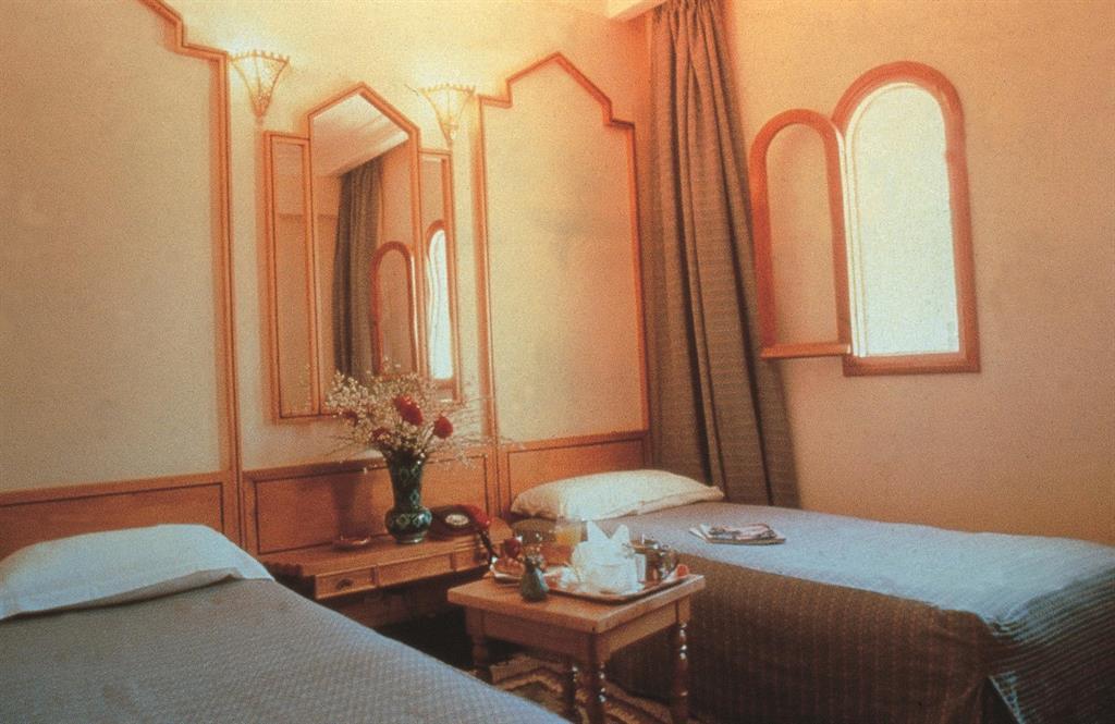 73850Deco B&B