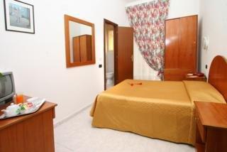 53758Hotel Ambadi