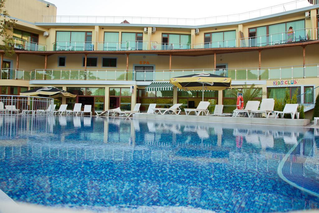 12451Pachis Beach Hotel