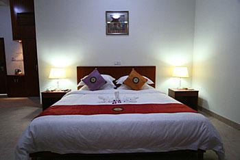 16876Corbigoe Hotel