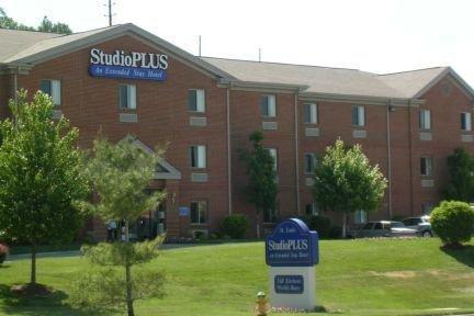 StudioPLUS Deluxe Studios