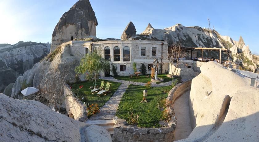 Travellers Cave Hotel