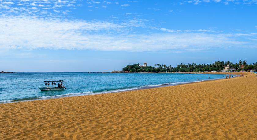 Calamender Unawatuna Beach