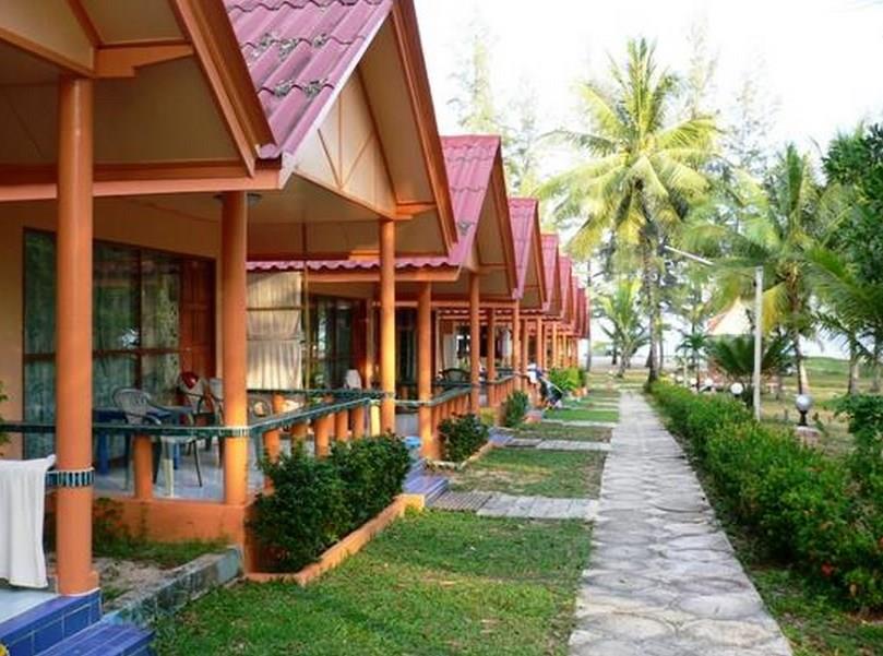 107874Coconut Paradise Holiday Villas