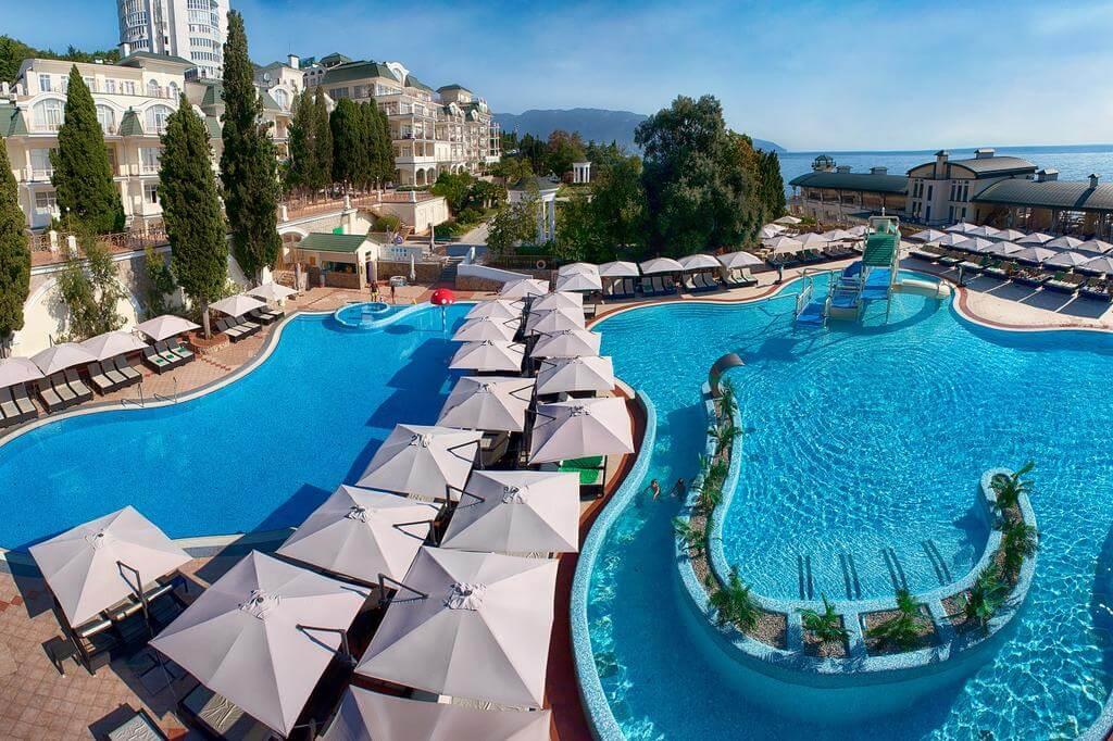 Palmira Palace Resort & Spa