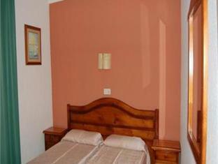 95561Victoria I Hostal