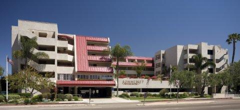 Sommerset Suites Hotel