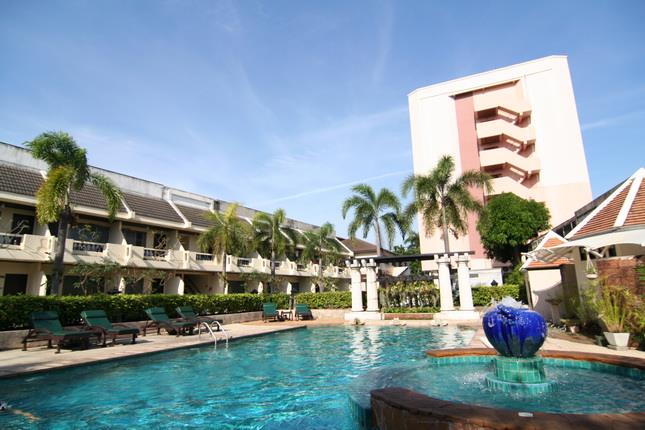 Lantana Pattaya Hotel & Resort