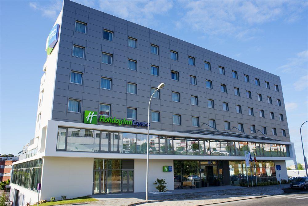 Holiday Inn Express Lisbon — Alfragide