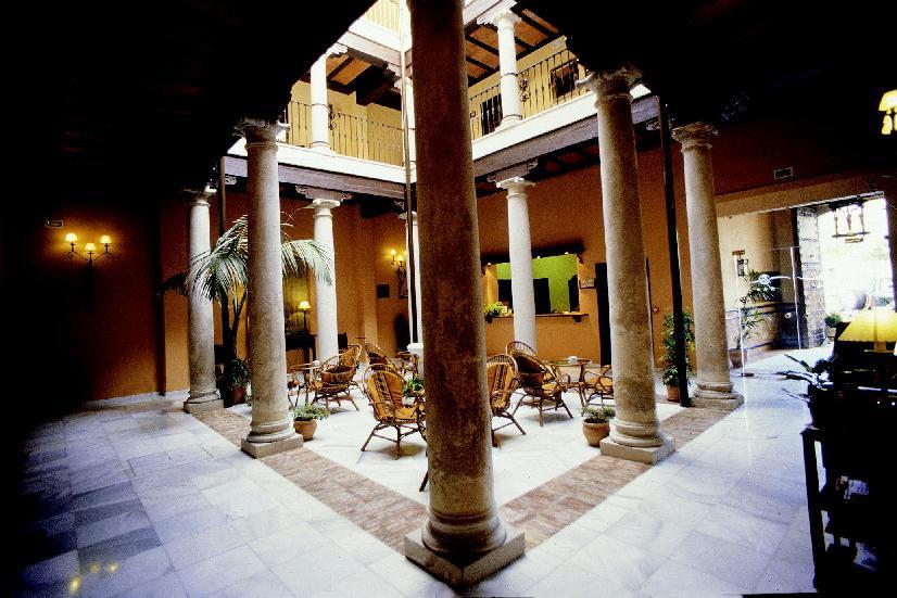 Hotel Maria de Molina