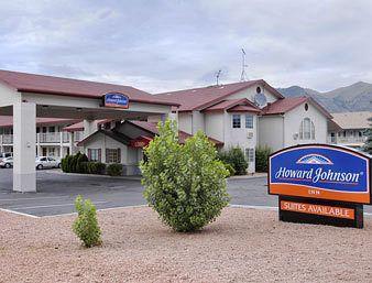 Howard Johnson Inn and Suites