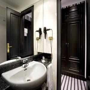 98630Fragrance Hotel — Balestier