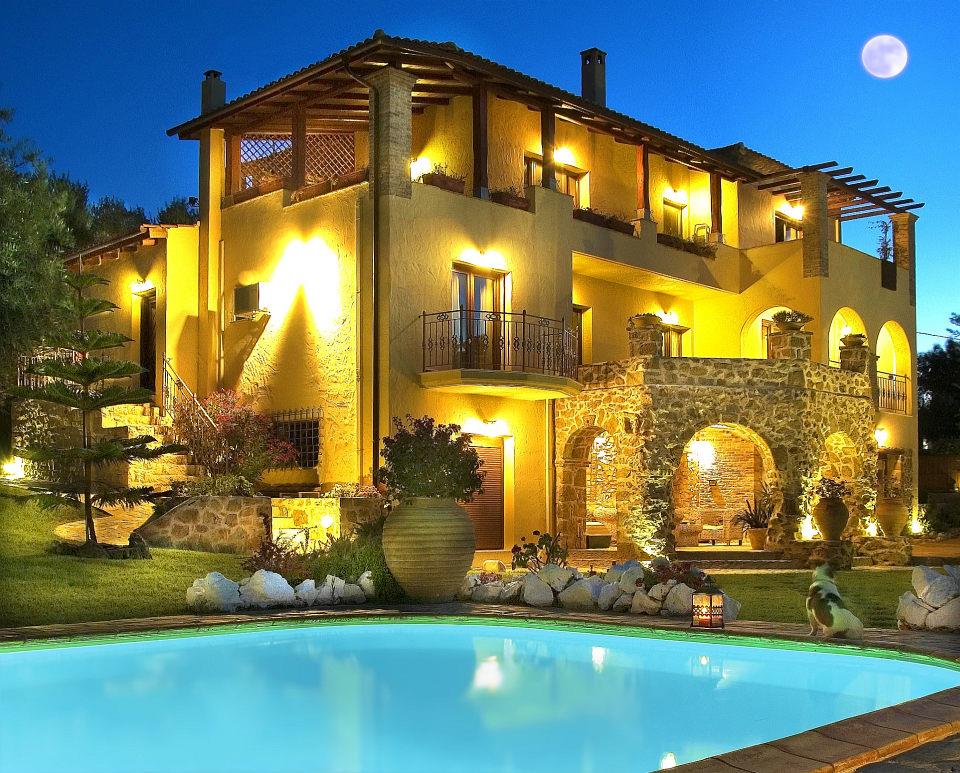 Bozonos Luxury Villa