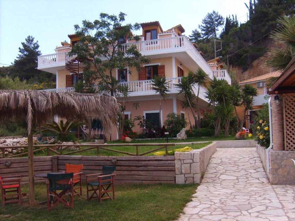 Porto Zorro Beach Hotel