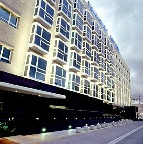 95901Cross Resort Hotel